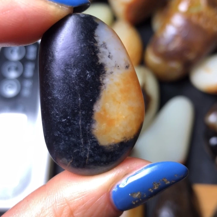 和田玉未镶嵌珠宝奇石