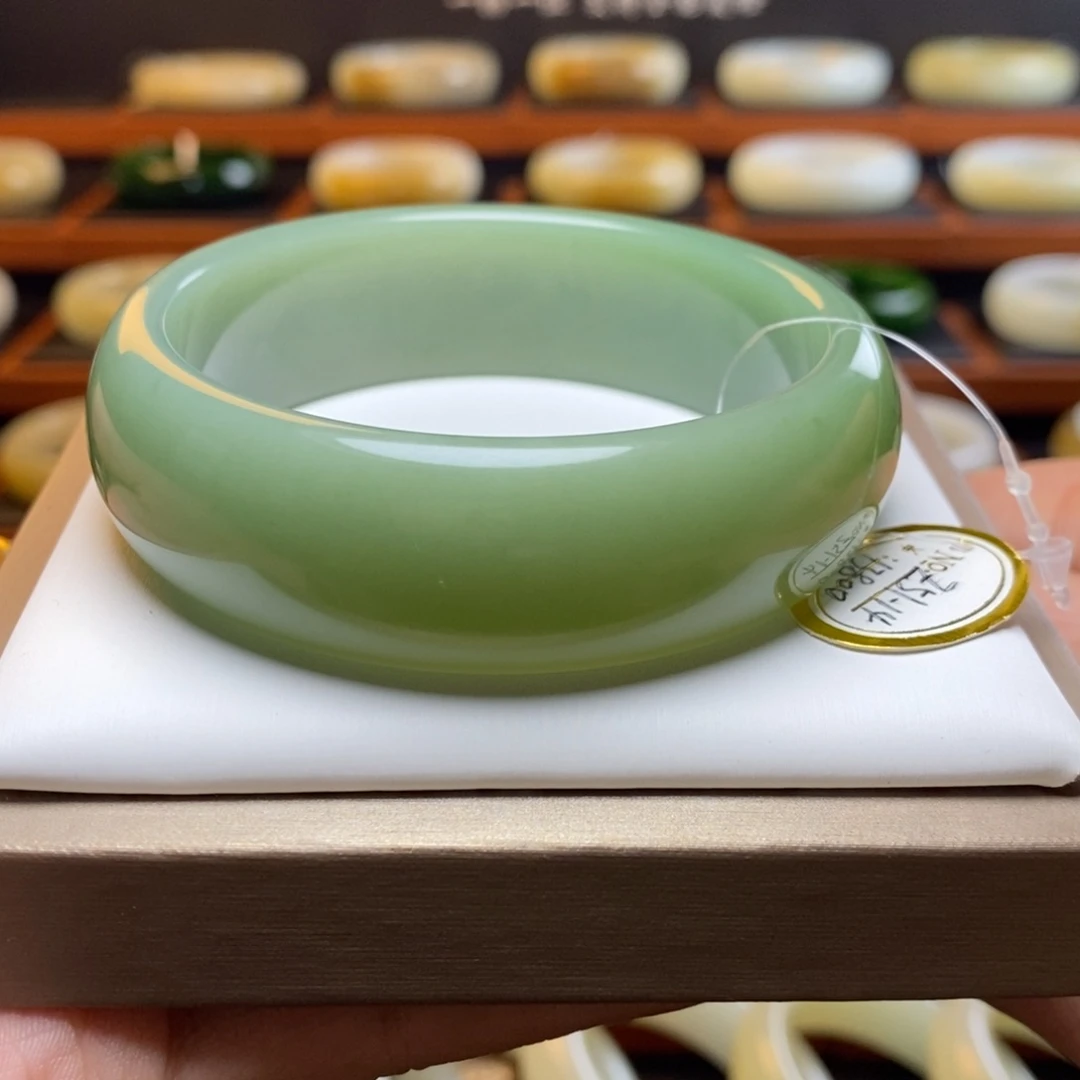 和田玉未镶嵌手镯59圈