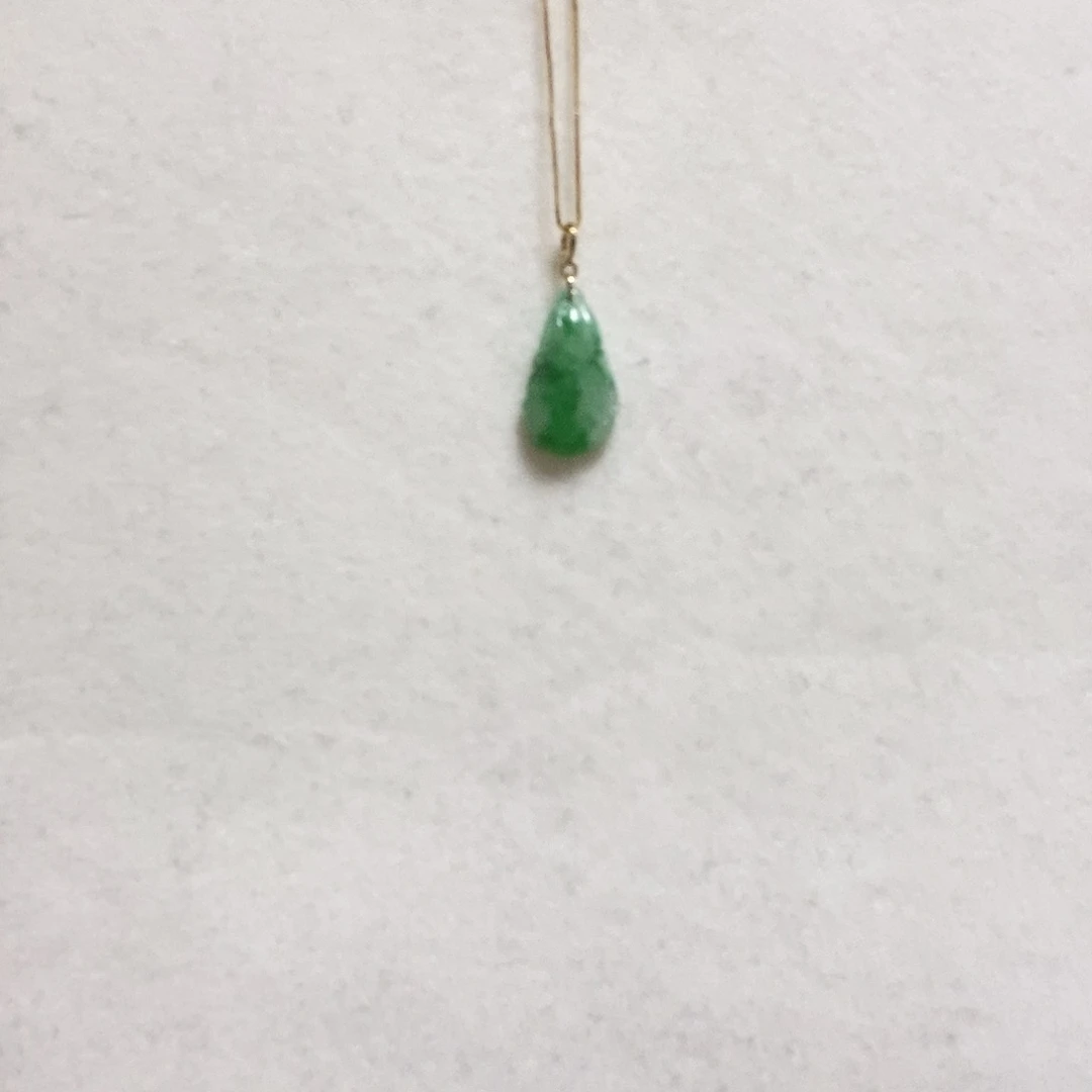 翡翠颈饰18K金镶嵌简单