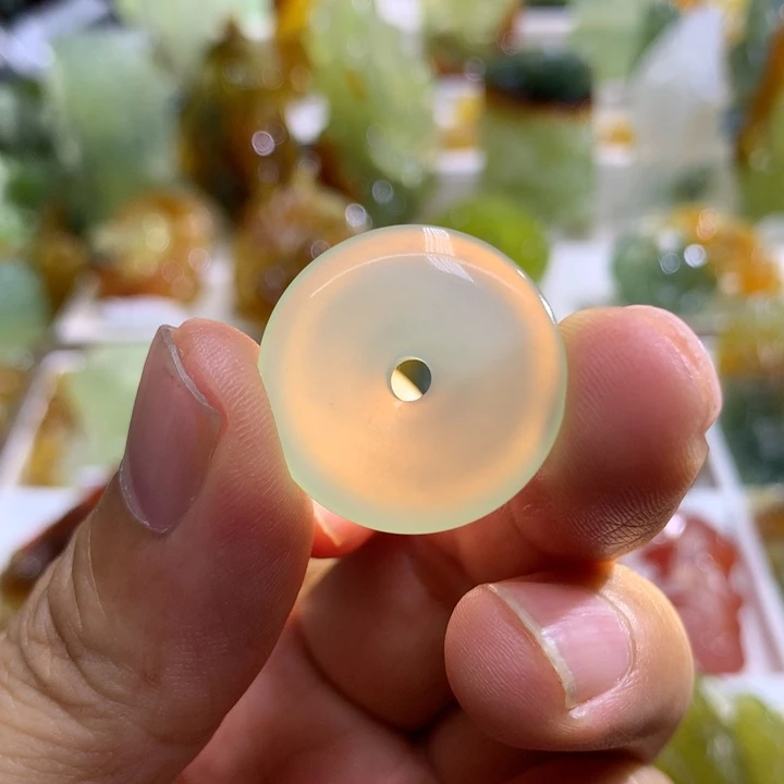 蛇纹石玉未镶嵌珠宝奇石