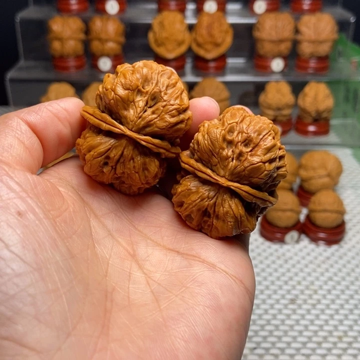 文玩核桃把件15盘石鬼脸