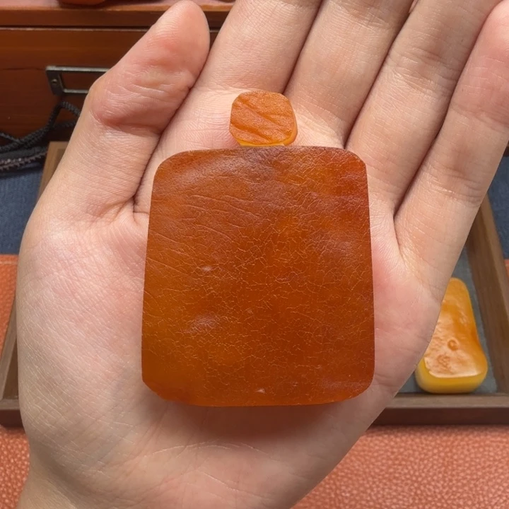 蜜蜡未镶嵌吊坠(赠链)