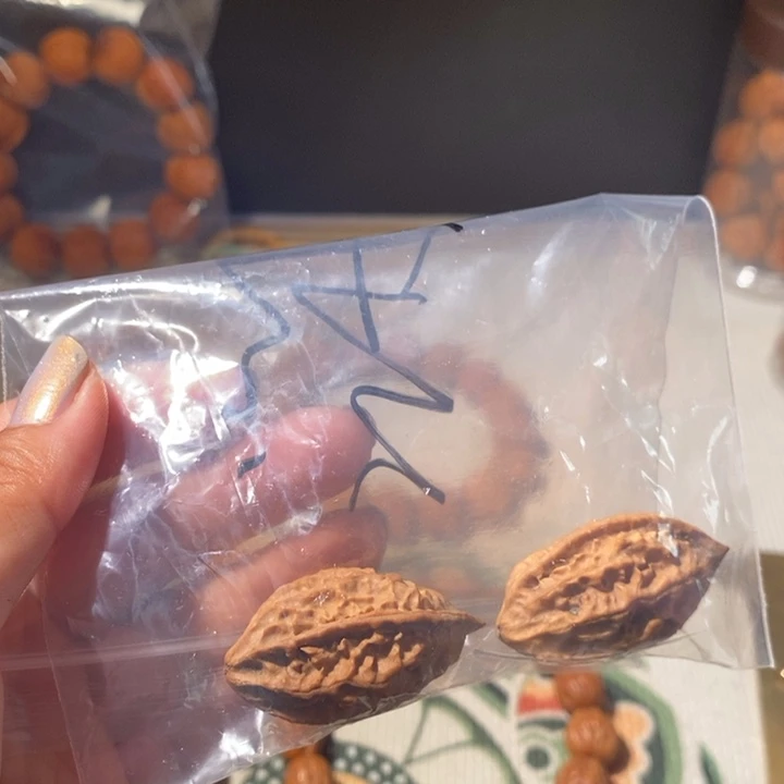 峭***龙文玩核桃吊坠……