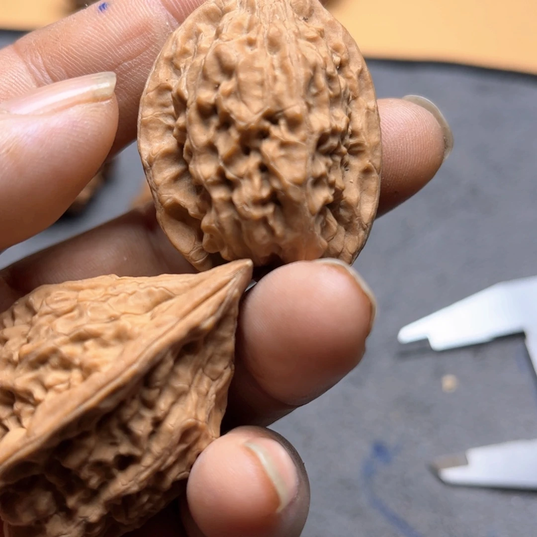 冀***正文玩核桃吊坠吸血鬼