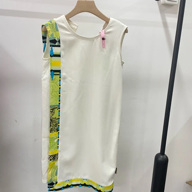 99新 VERSACE/范思哲 白色连衣裙/38码/A04105