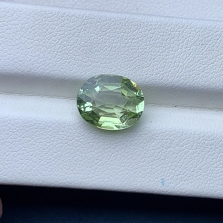 碧玺珠宝半成品未镶嵌3.79克拉