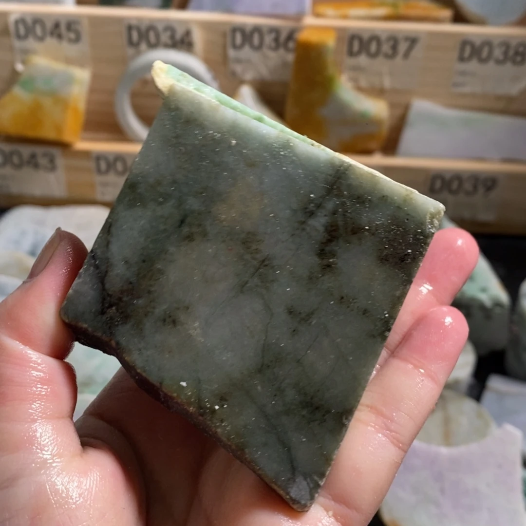 颈饰未镶嵌翡翠天然翡翠