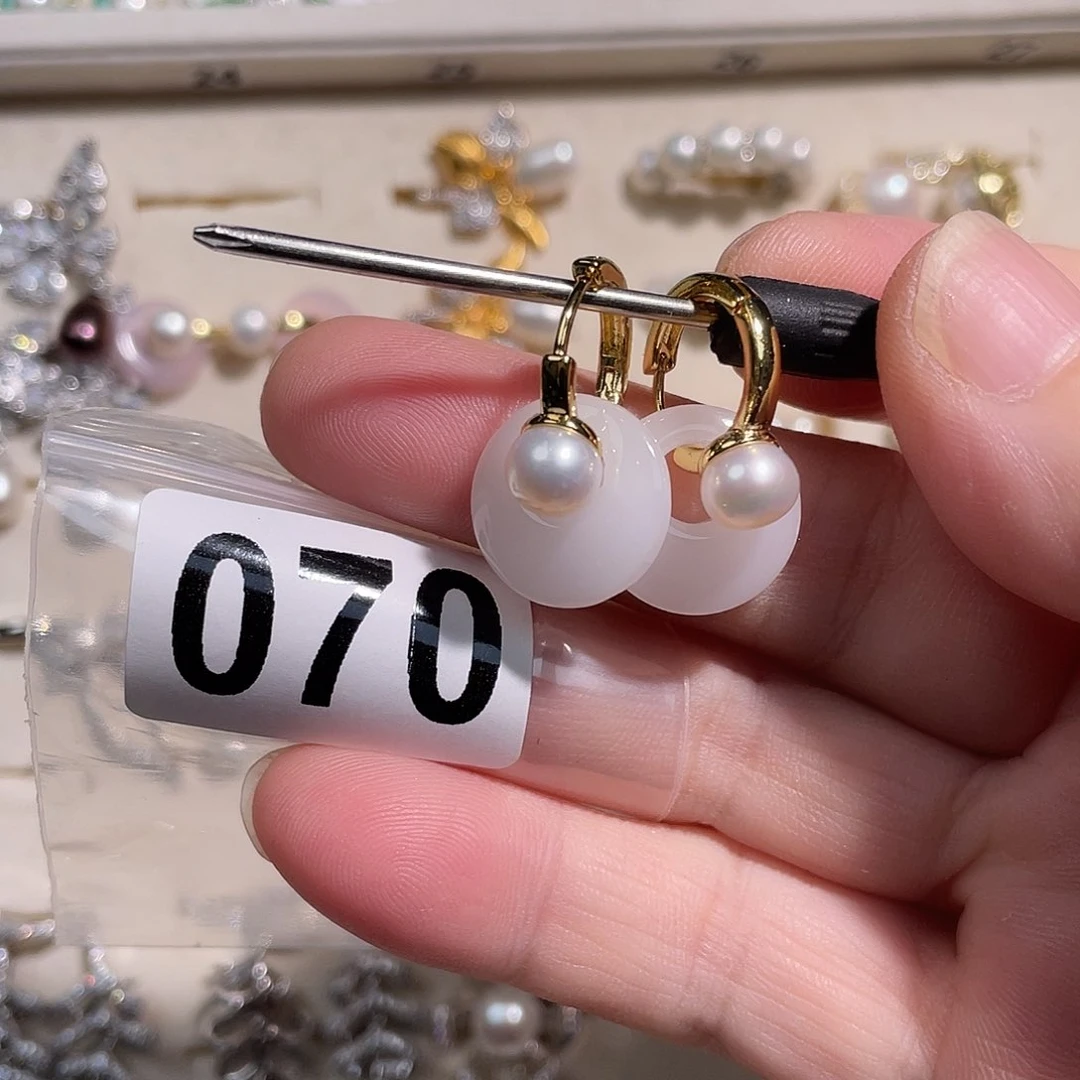 南***O合金淡水珍珠耳饰