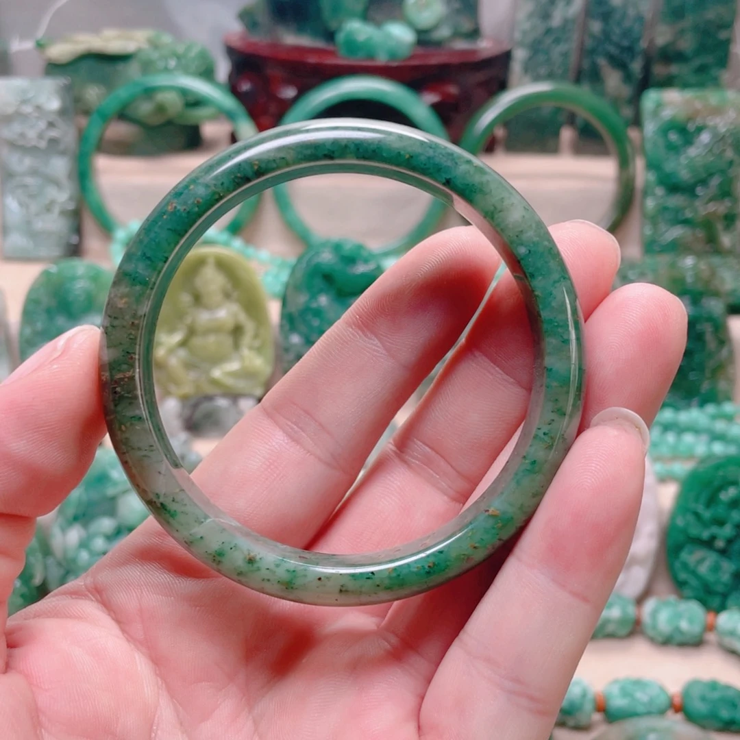 独山玉未镶嵌手镯