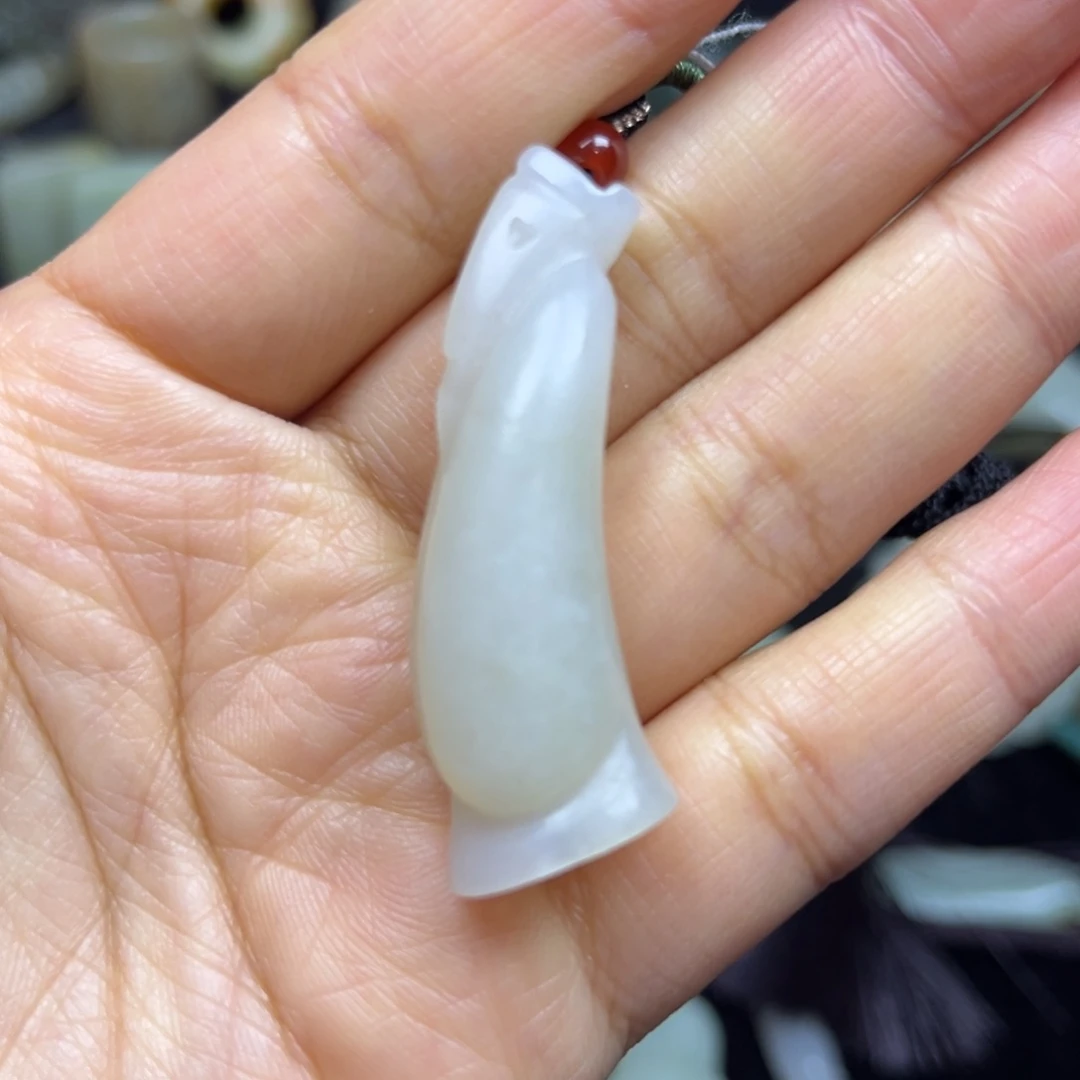 和田玉未镶嵌吊坠(赠链)