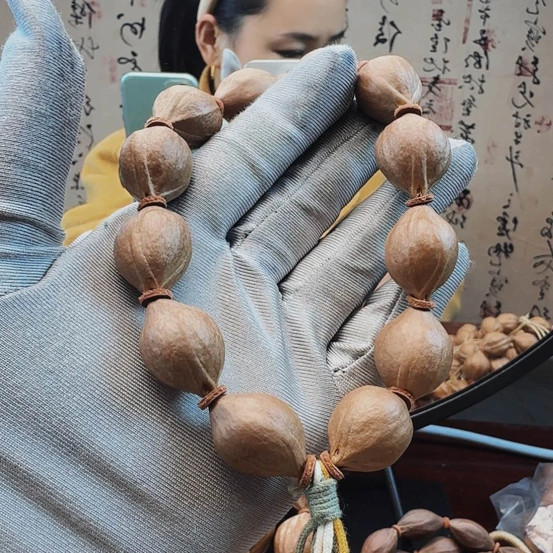 嘻***哈橄榄核手串德庆王