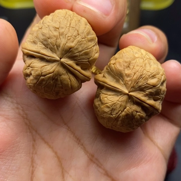 文玩核桃把件32尺云南核桃