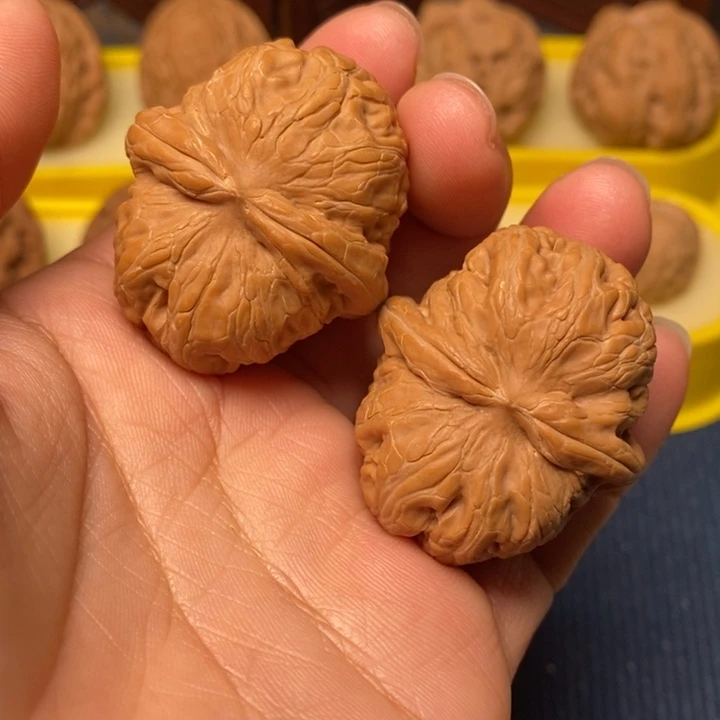阳***。文玩核桃全品元宝40