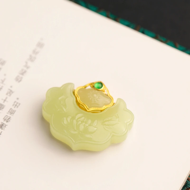 EMPRESS【18K金镶若羌黄口祥云如意黄玉双面福锁吊坠】