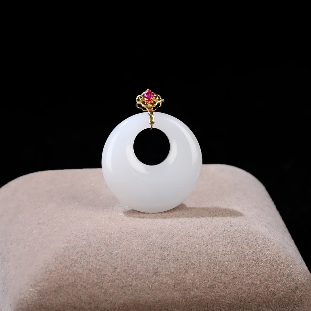 【麦子家族】天然和田玉公主扣挂件吊坠18K金镶嵌时尚百搭CD0865