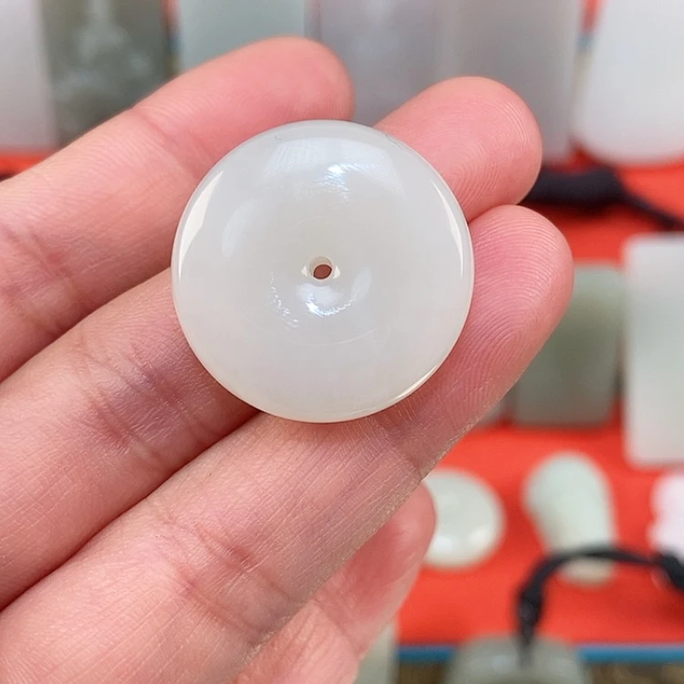 【闪购商品】颈饰未镶嵌和田玉