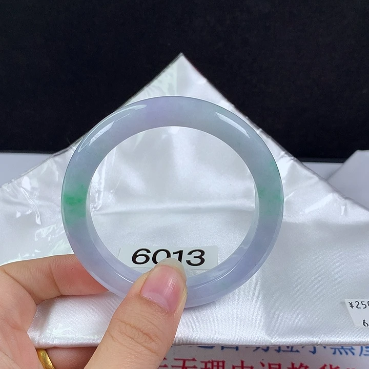 翡翠未镶嵌手镯56圈 春彩双耳挂翠