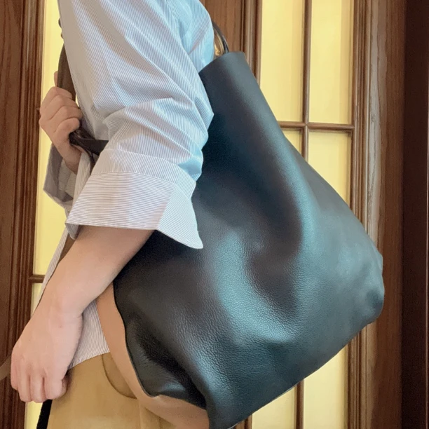 95新 BURBERRY/博柏利 【涛】49BJM0 黑棕双色大号子母袋