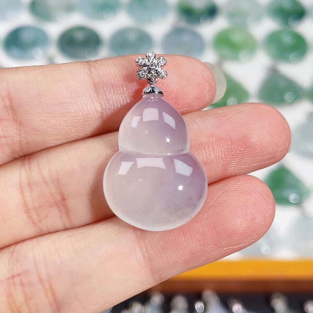 颈饰18K金镶嵌翡翠吊坠