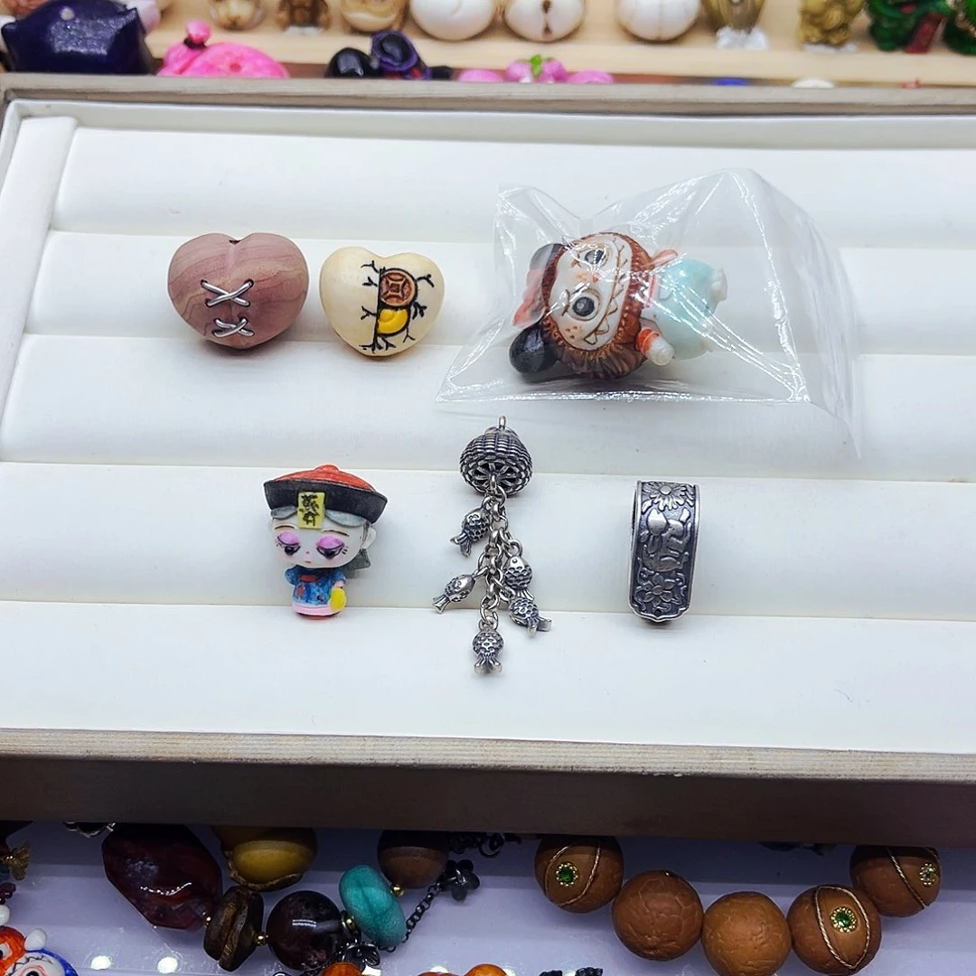 树脂制品手工打磨配饰