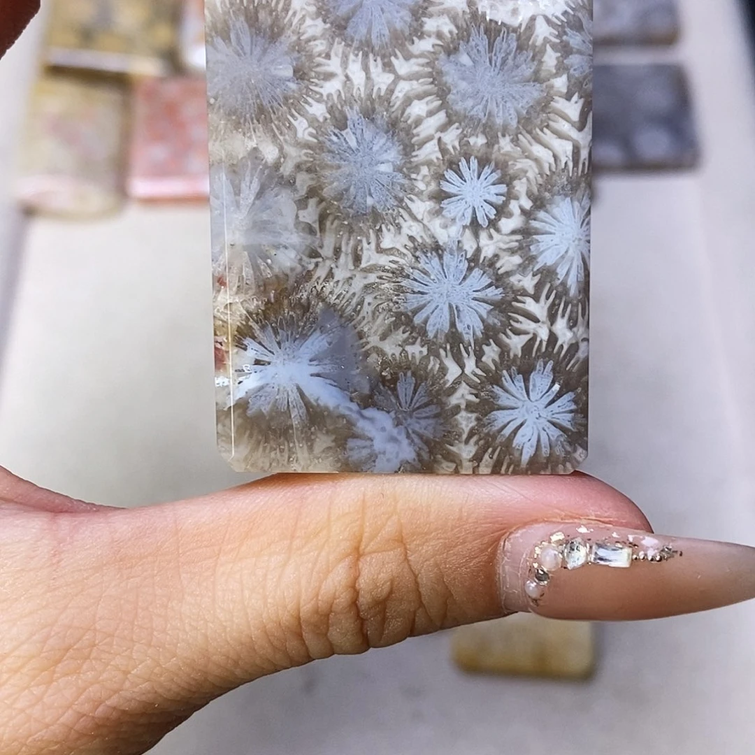 查罗石合金颈饰萌*儿