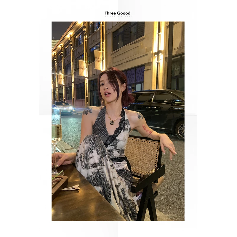 THREE GOOOD/三吉 一眼旧梦立体剪裁拼色连衣裙SQ231045