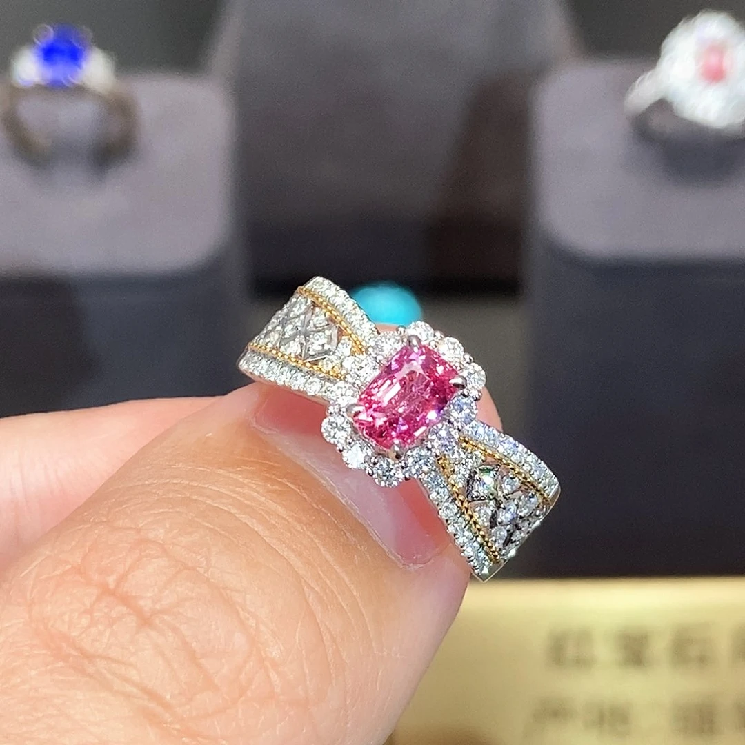 彩色蓝宝石戒指18K金镶嵌1.02克拉