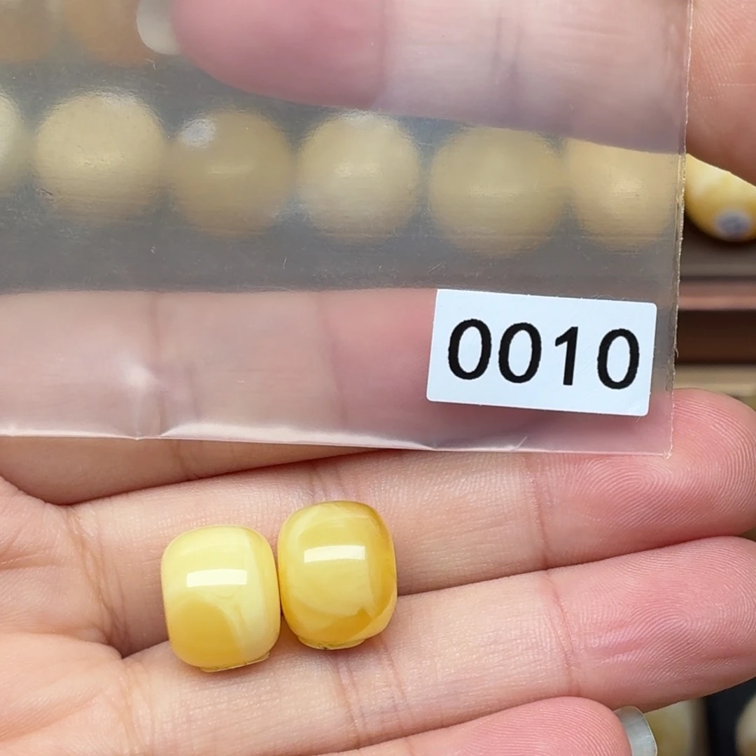 ：***琥珀未镶嵌裸石蜜蜡12+