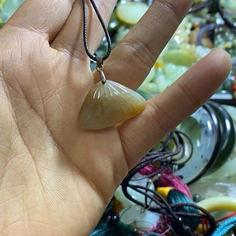 和田玉颈饰未镶嵌一个