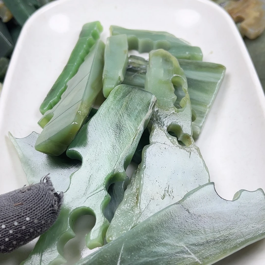 颈饰未镶嵌石英岩玉用****1