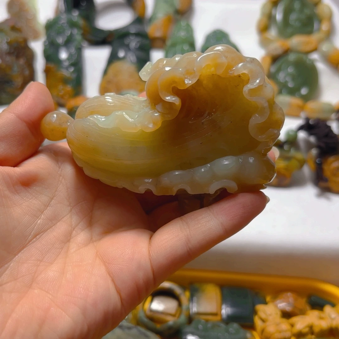 岫岩河磨玉（透闪石质玉）挂件未镶嵌炽**晖
