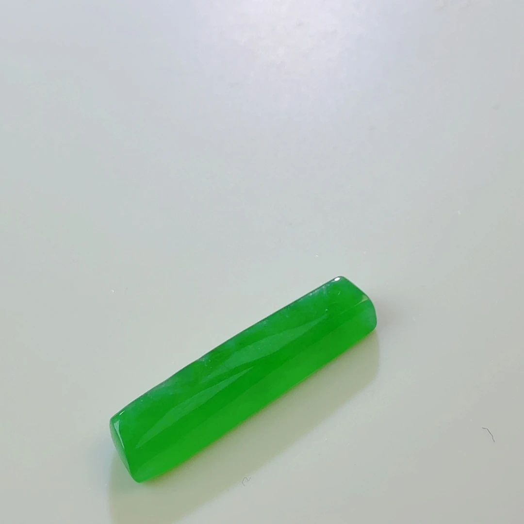 翡翠裸石冰阳绿随行