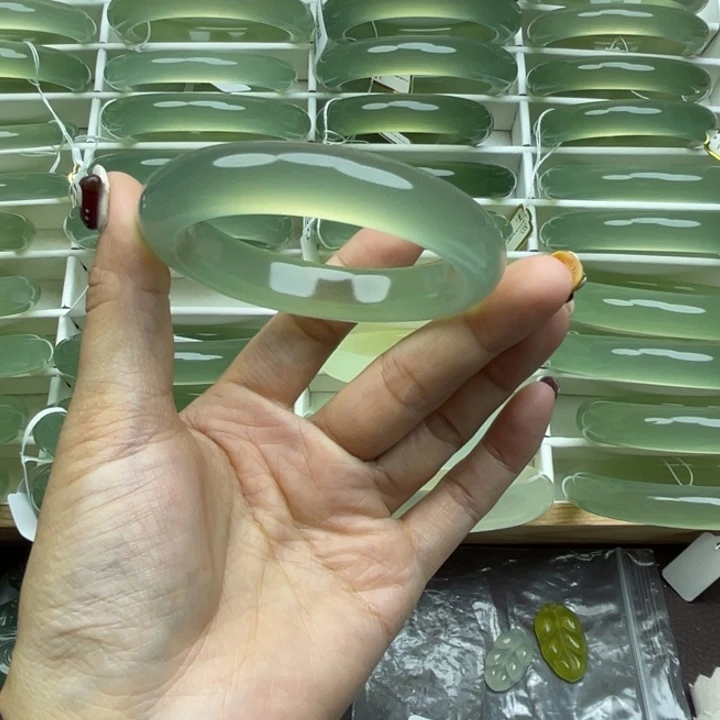 琳***果岫玉未镶嵌手镯岫玉
