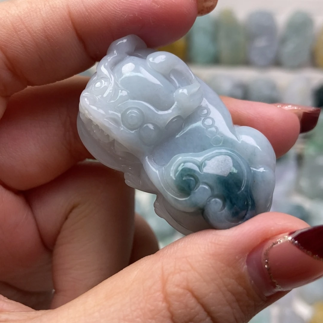 翡翠吊坠(赠链)未镶嵌