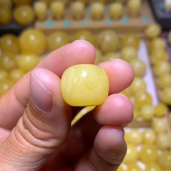 蜜蜡手链未镶嵌冻****?天然俄料浓蜡奶咖溶洞老型16.9