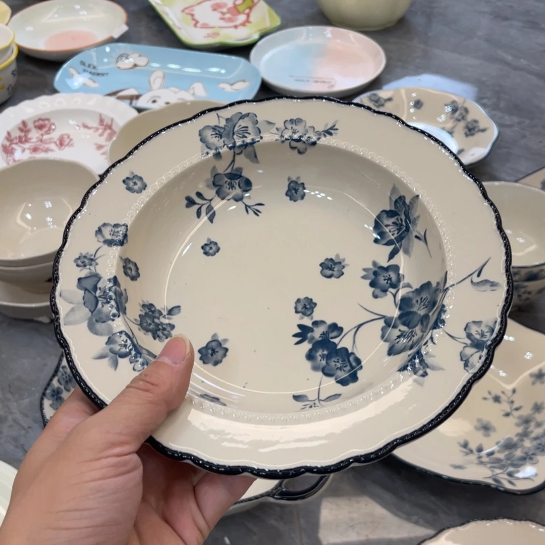 陶瓷微瑕餐具介意勿拍，满18飞！
