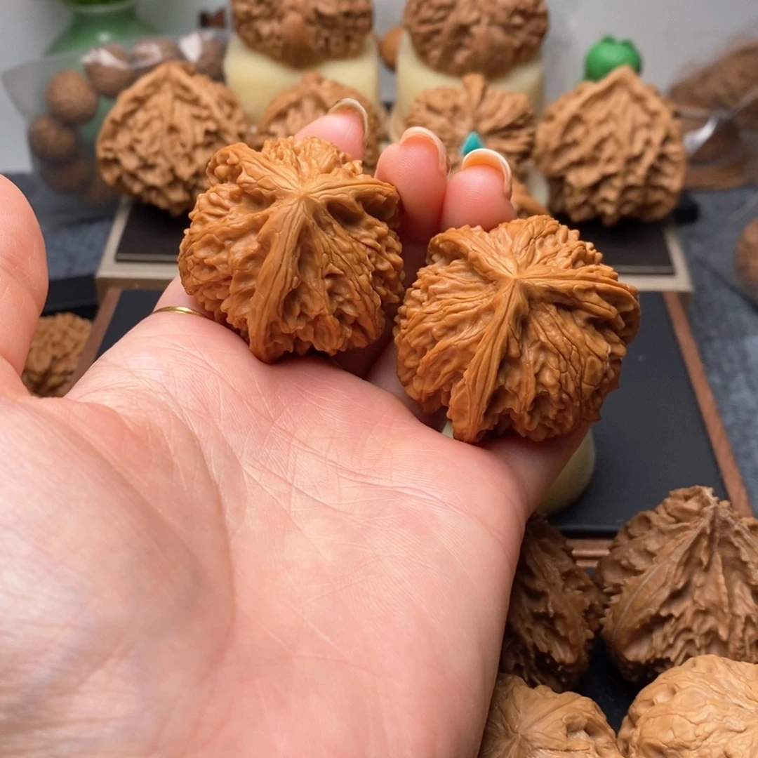 文玩核桃吊坠40三棱