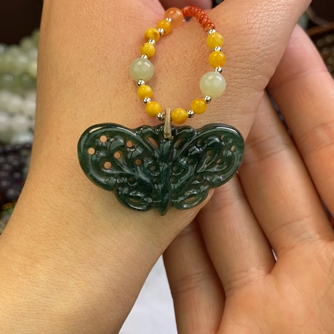 翡翠颈饰未镶嵌翡翠