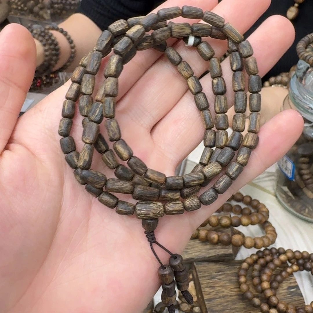 沉香沉香碎屑白棋母树沉水树心 5-14.9 克多样性发一串