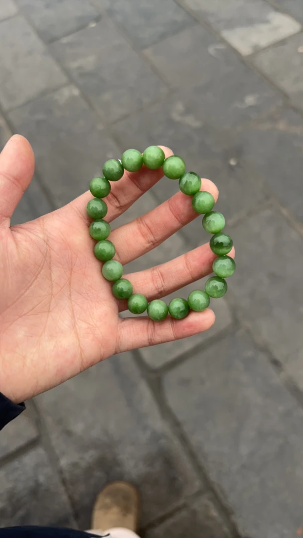 和田玉俄罗斯碧玉苹果绿