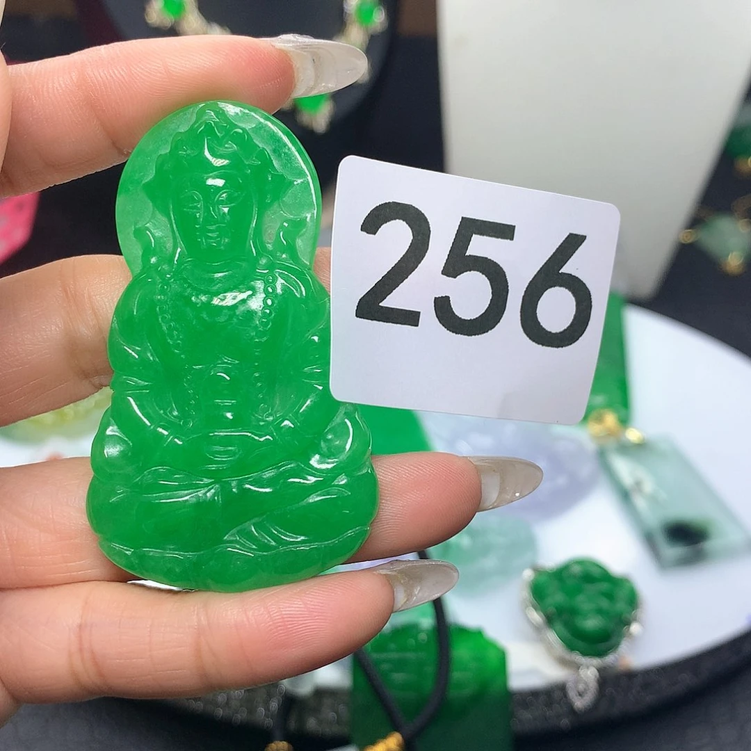 翡翠吊坠(赠链)未镶嵌