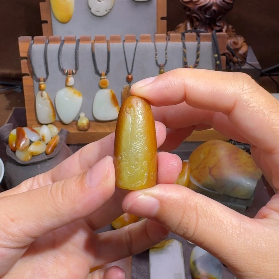 忠***秋和田玉（白玉）未镶嵌颈饰