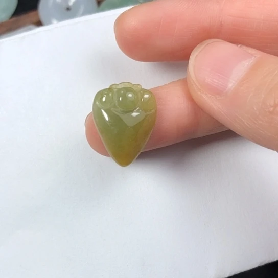翡翠未镶嵌颈饰缅甸A货，每天下午1点半开播