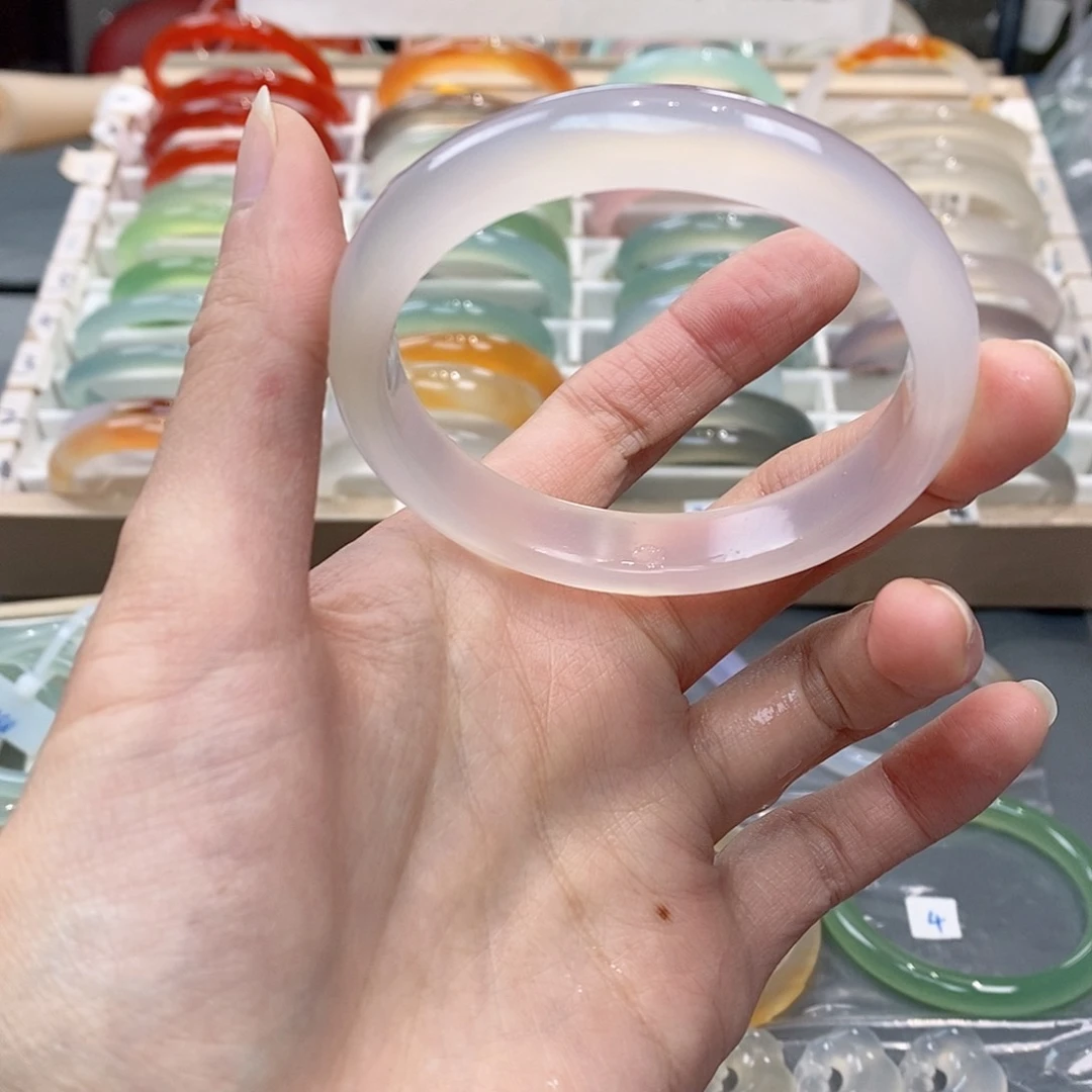 玛瑙/玉髓手镯未镶嵌莹*O