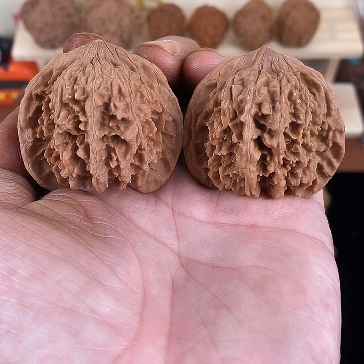把件桃核百花山狮子头（满天星）