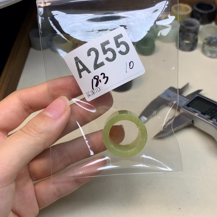 蜜***儿蛇纹石玉合金天然岫玉戒指戒圈