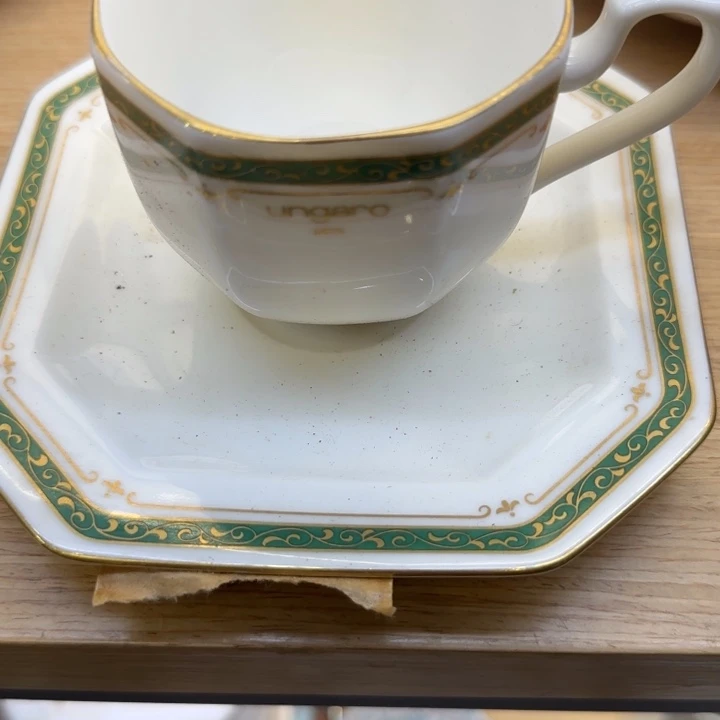 瓷片?****✨哈哈哈家家户户家