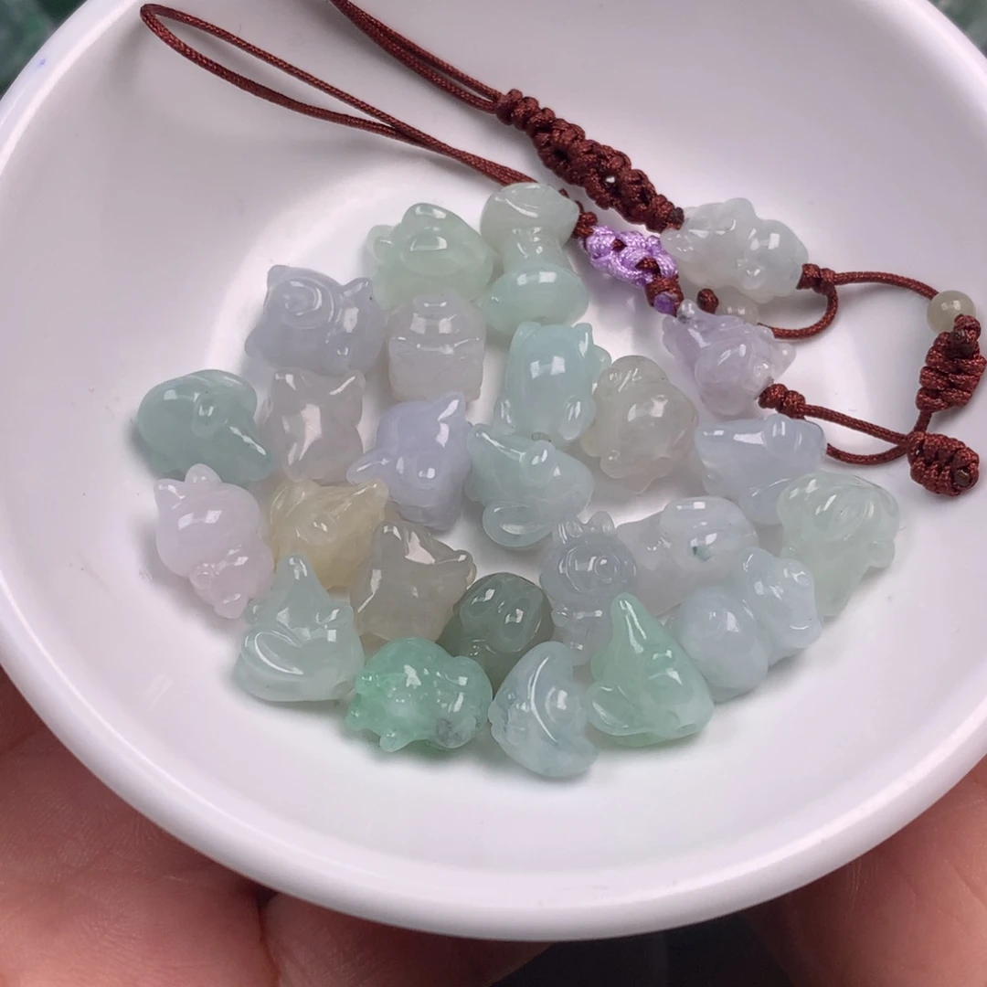 都***堰翡翠未镶嵌颈饰翡翠