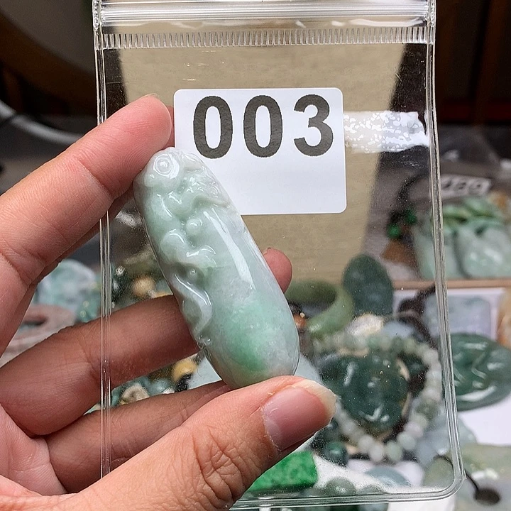 翡翠颈饰未镶嵌紫**?翡翠