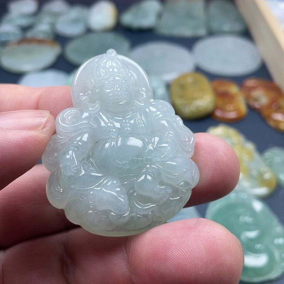 翡翠未镶嵌颈饰黄财神